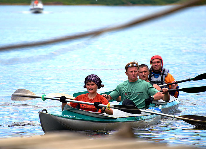 Peter rowing race